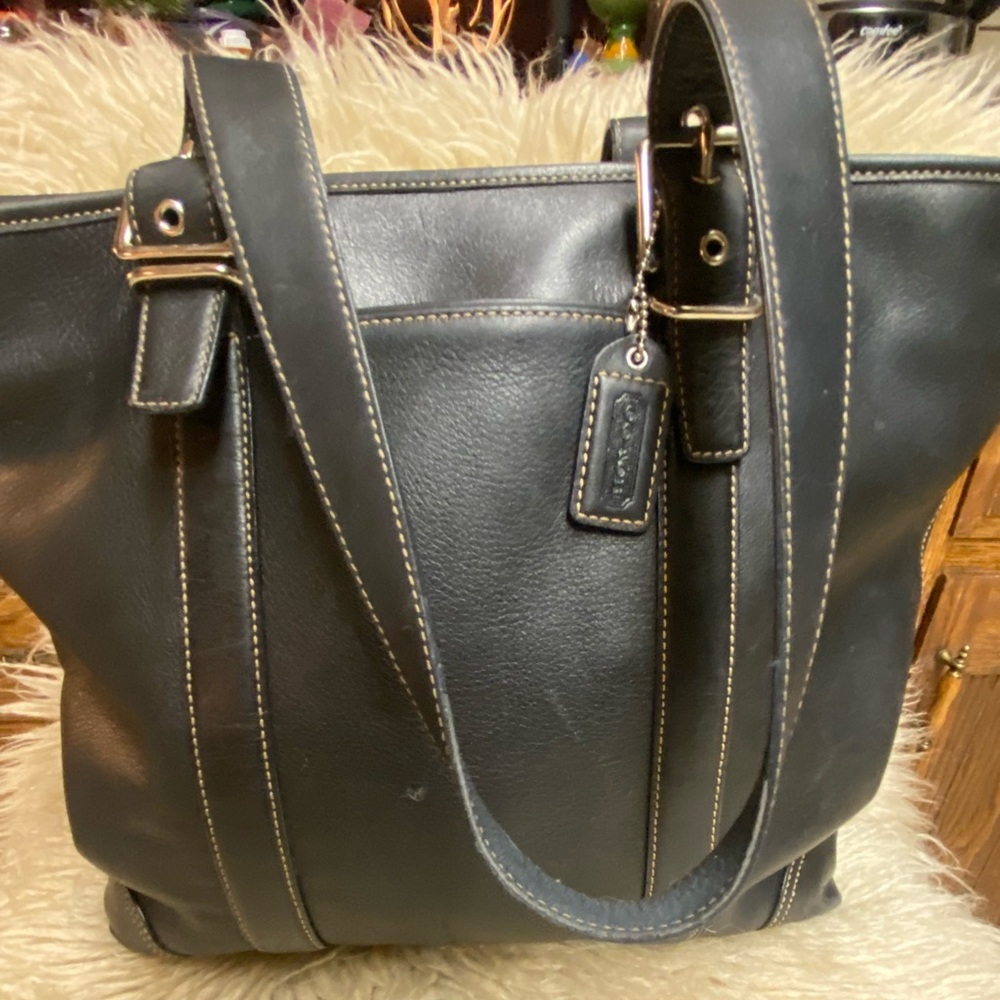 Coach Vintage Hampton Black Leather Tote Bag H051-6491.